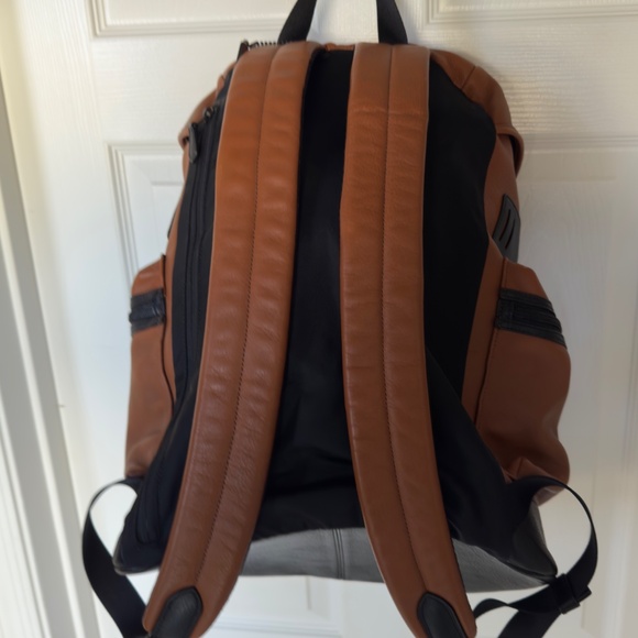 Coach Leather Backpack (Rucksack) - Large Capacity - Picture 2 of 9